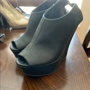 Madden girl black wedges